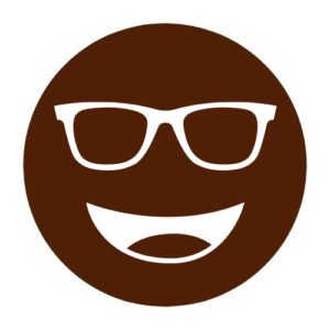 Circular icon with a smiling face wearing glasses in rich dark brown, representing the Noir #07 dark amber lens tint.